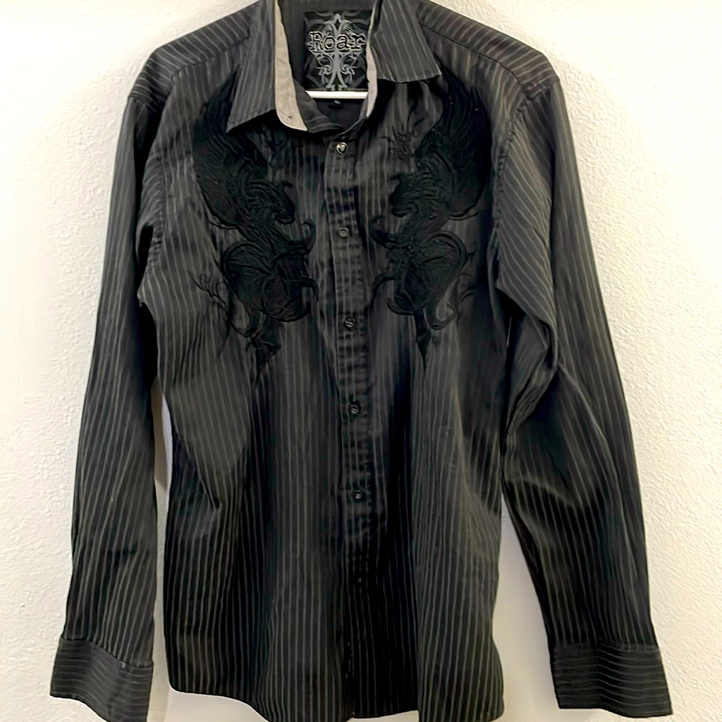 Roar Button Up